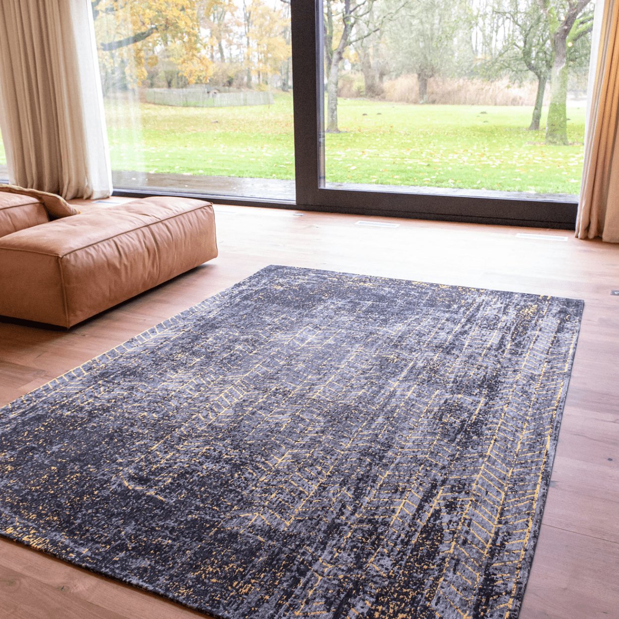 Louis De Poortere Broadway Glitter Rug - uBaaHaus