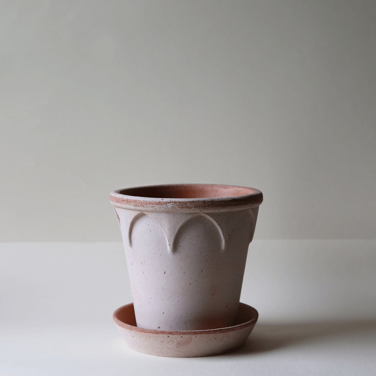 small rose elizabeth plant pot by bergs potter